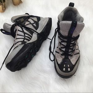 🚫SOLD🚫 Nike ACG Sneakers Air HighTop Size 8.5